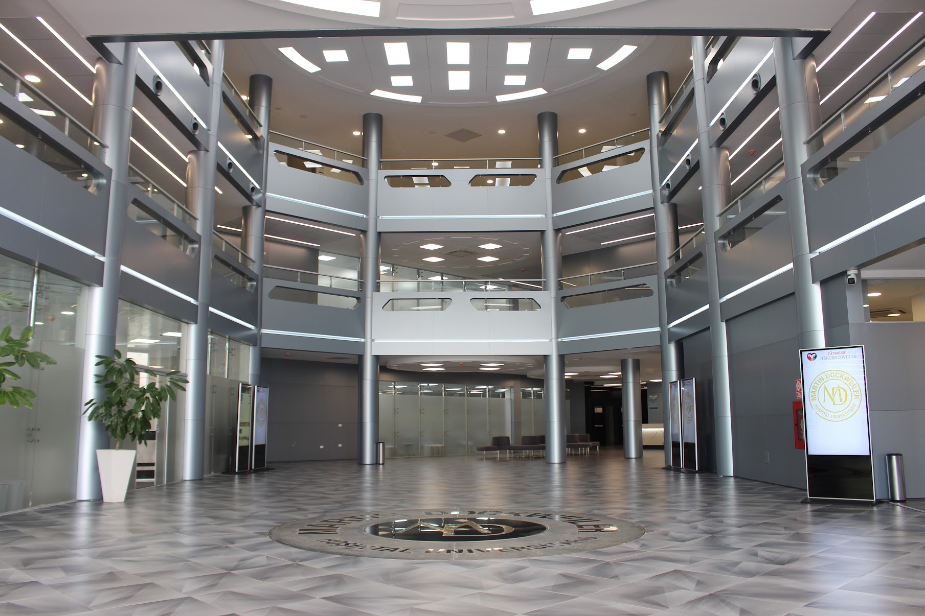 Lobby del Hospital Martín Dockweiler